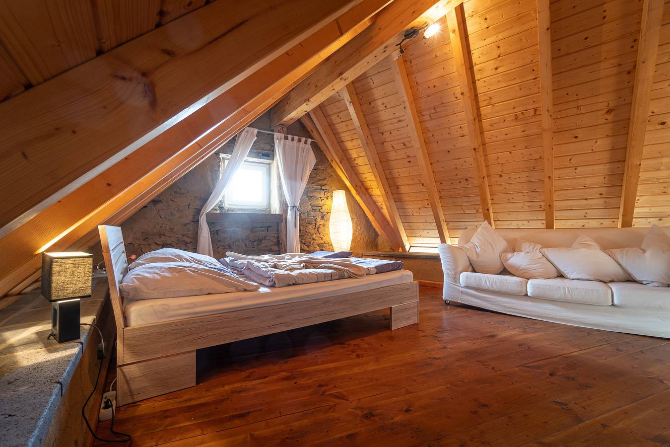 Ganze Ferienwohnung, Historisches Ferienhaus "Zur Linde" in Hausten, Osteifel