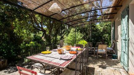 Gîte pour 9 personnes, avec jardin, animaux acceptés dans Plage de l'Almanarre