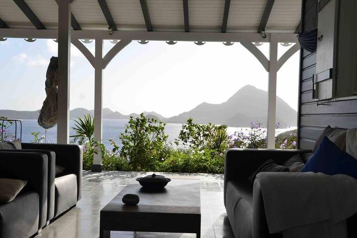 Location de vacances pour 7 personnes, avec vue ainsi que jardin et piscine à Terre-de-Bas - 4