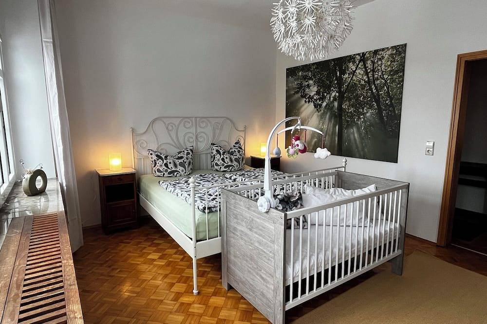Ganze Wohnung, Geräumige Ferienwohnung mit Terrasse im Herzen des Erzgebirges in Marienberg, Erzgebirge
