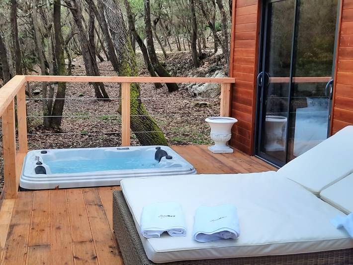 Feriehus for 2 personer, med jacuzzi og hage i Sør-Frankrike