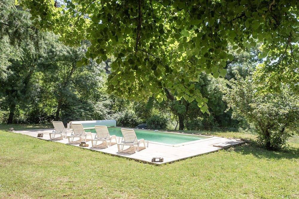 Provenzalisches Haus mit Pool am Luberon auf 15.000 m Waldgrundstück in Reillanne, Regionaler Naturpark Luberon