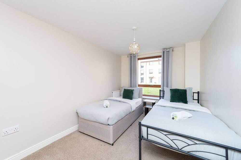 Apartamento entero, 2 bed flat with parking in Crawley, Sussex Occidental