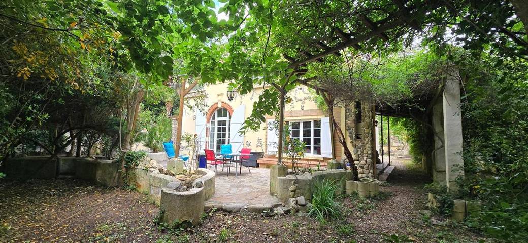 Maison d’hôte pour 2 personnes, avec jardin et vue ainsi que sauna et piscine
