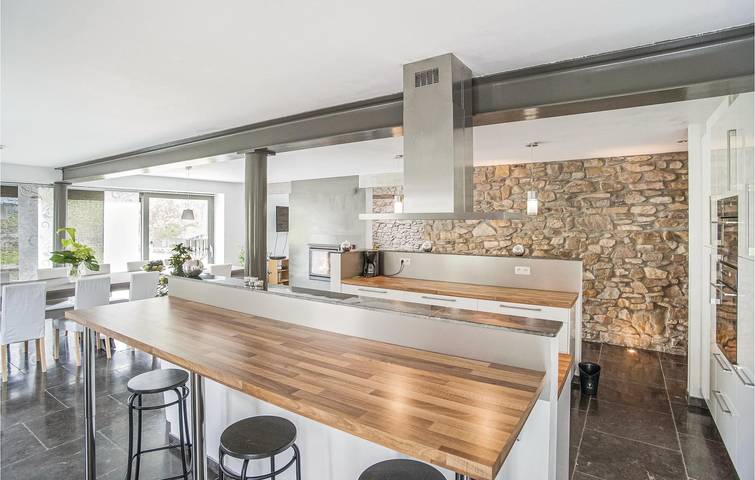 Ferienhaus für 14 Personen mit Whirlpool in Odeigne, Manhay