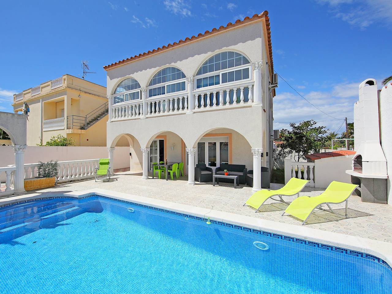 Requesens in Empuriabrava, Oberampurien