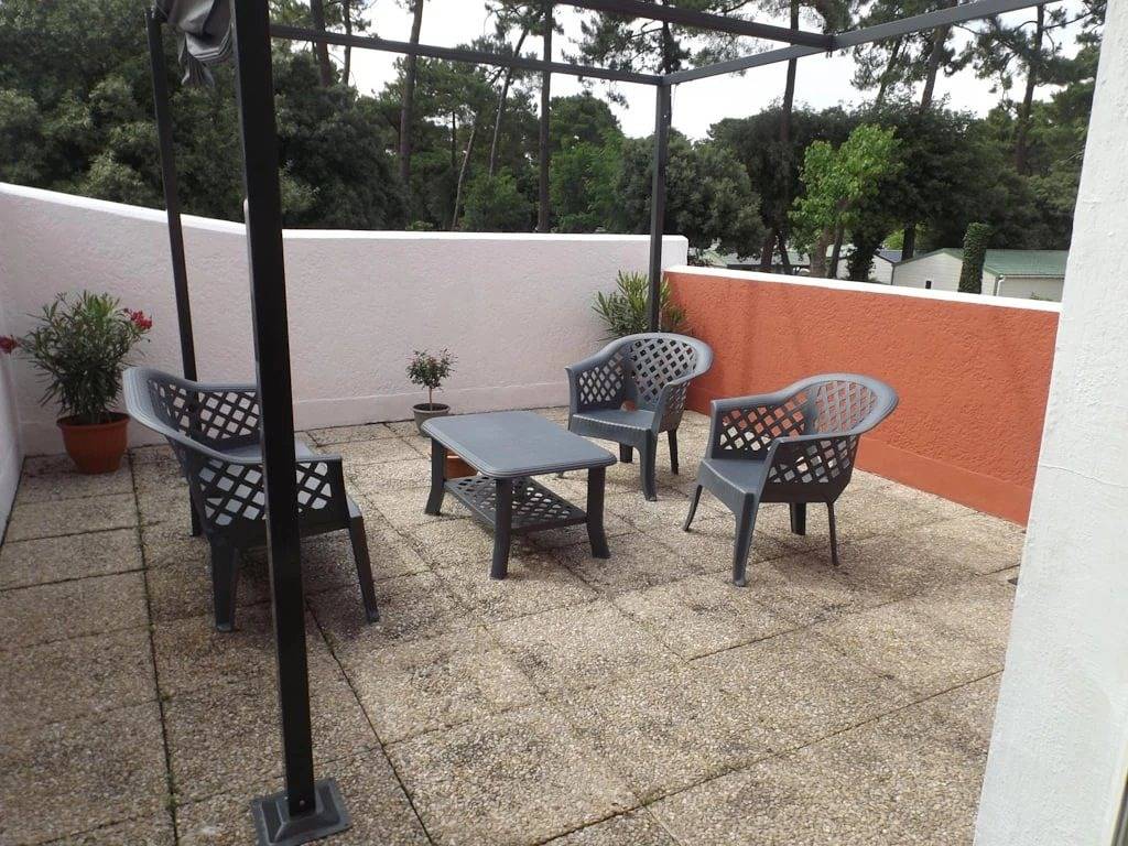 Entire apartment, Appartement 4 étoiles - Piscine - ccbbiae in Saint-Trojan-les-Bains, Côte de Beauté