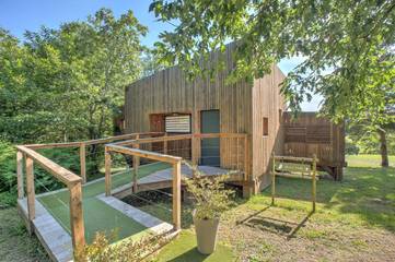 Location de vacances pour 2 personnes, avec piscine et terrasse ainsi que jacuzzi et jardin à Saint-Félix-de-Reillac-et-Mortemart