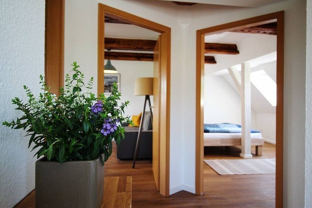 Ganze Wohnung, Kleine Giebelwohnung im Ferienhaus Makrele von 1877 in Sundhagen, Stralsund Umland