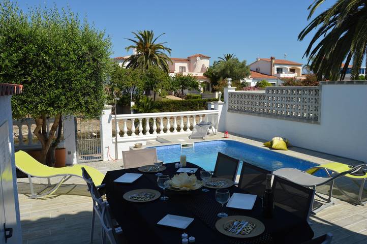 Finca für 8 Personen, mit Garten und Ausblick sowie Balkon in Empuriabrava - 3