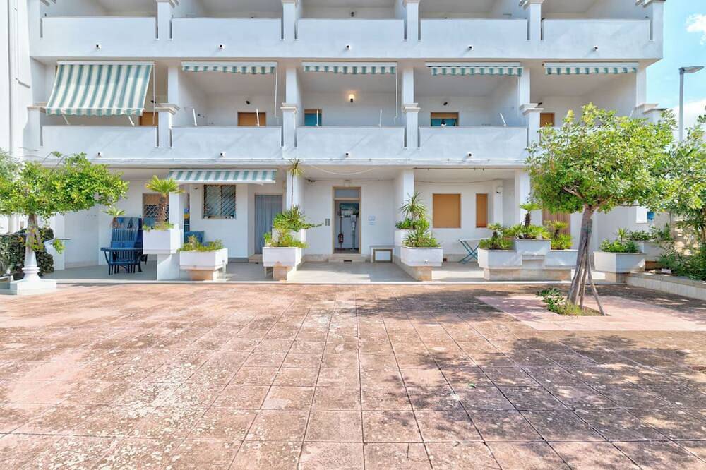 Appartamento intero, 14 Monolocale ilporticciolovacanze con veranda vista giardino 14 in Villanova (Puglia), Ostuni