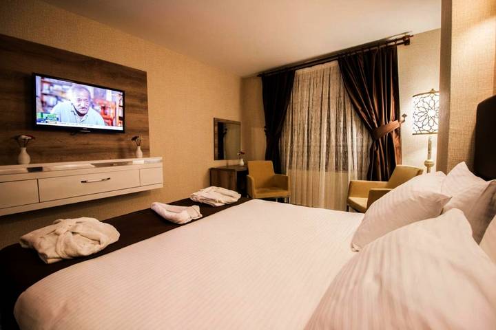 Hotel für 2 Personen, mit Ausblick - 1