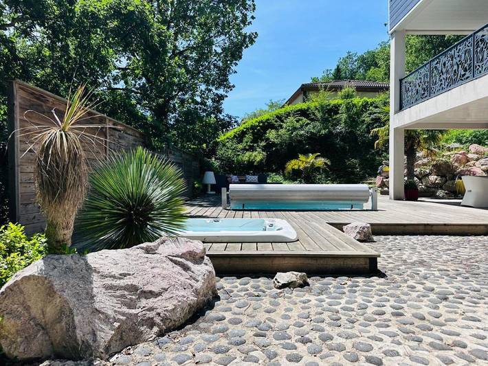 Appartement de vacances pour 2 personnes, avec vue ainsi que terrasse et piscine