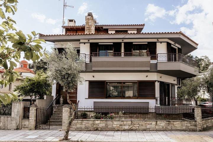 Location de vacances pour 6 personnes, avec Balcon ainsi que Terrasse et Vue à Serrès - 3