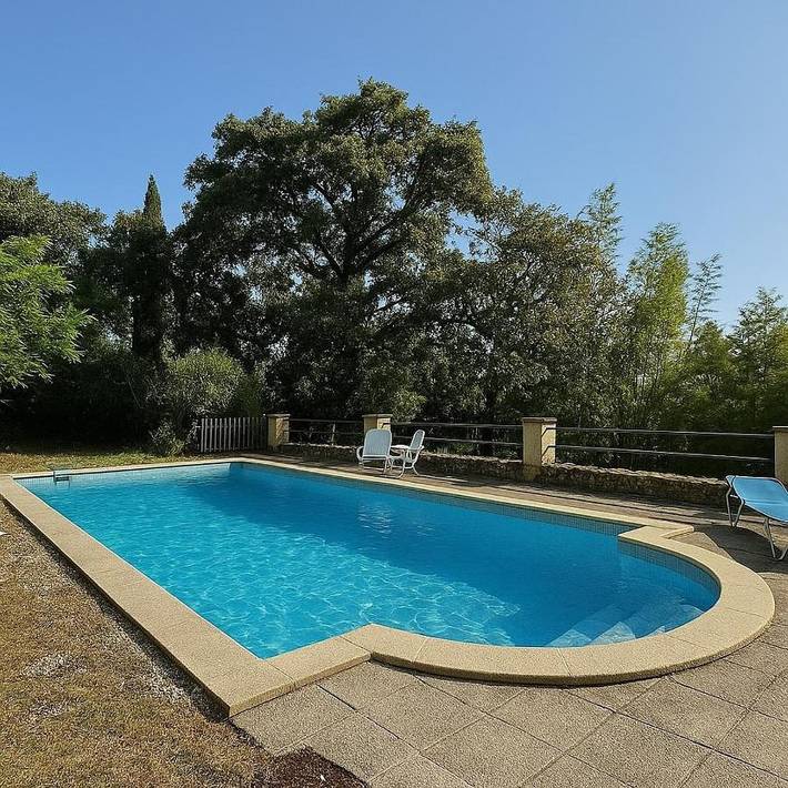 Appartement de vacances pour 2 personnes, avec vue ainsi que jardin et piscine