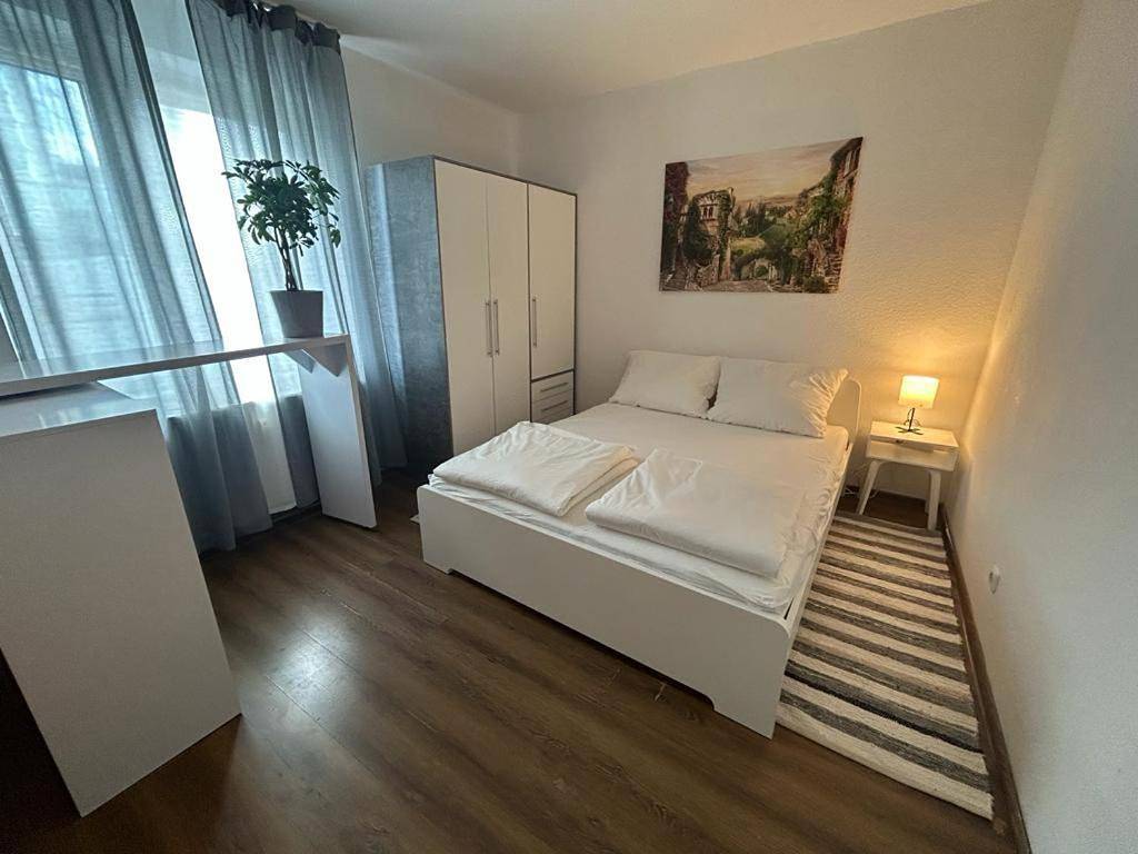 Ganze Wohnung, Three-Bedroom Apartment in Frankfurt, Südhessen