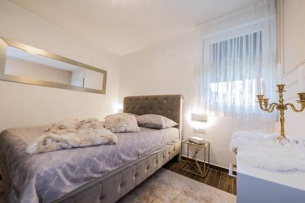 Ganze Wohnung, Two Bedroom Apartment in Sinj, Dalmatinisches Zagora