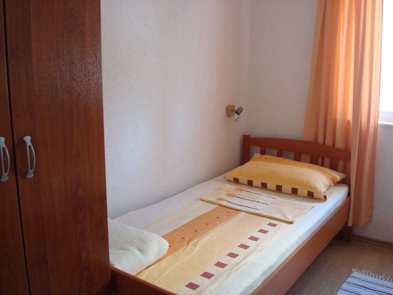 Appartement entier, Appartement in Zečevo Rogozničko mit Großem Balkon in Rogoznica, Šibenik-Knin