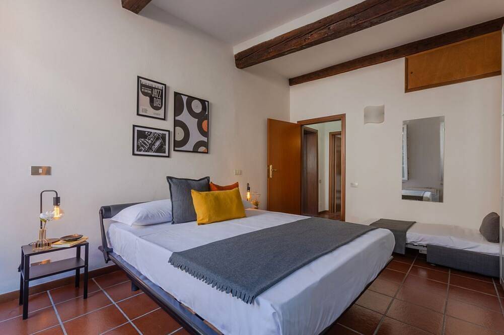 Apartamento entero, Guesthost - 2 min from Cathedral Museum San Romano Apt in Ferrara, Provincia de Ferrara