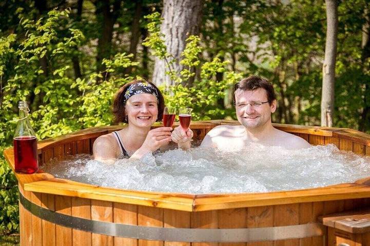 Ferienhaus für 5 Personen, mit Whirlpool und Terrasse sowie Pool und Sauna in Markt Nordheim