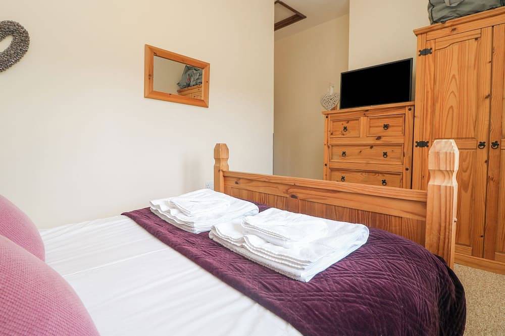 Willow, pet friendly, with a garden in Falmouth in Cornwall