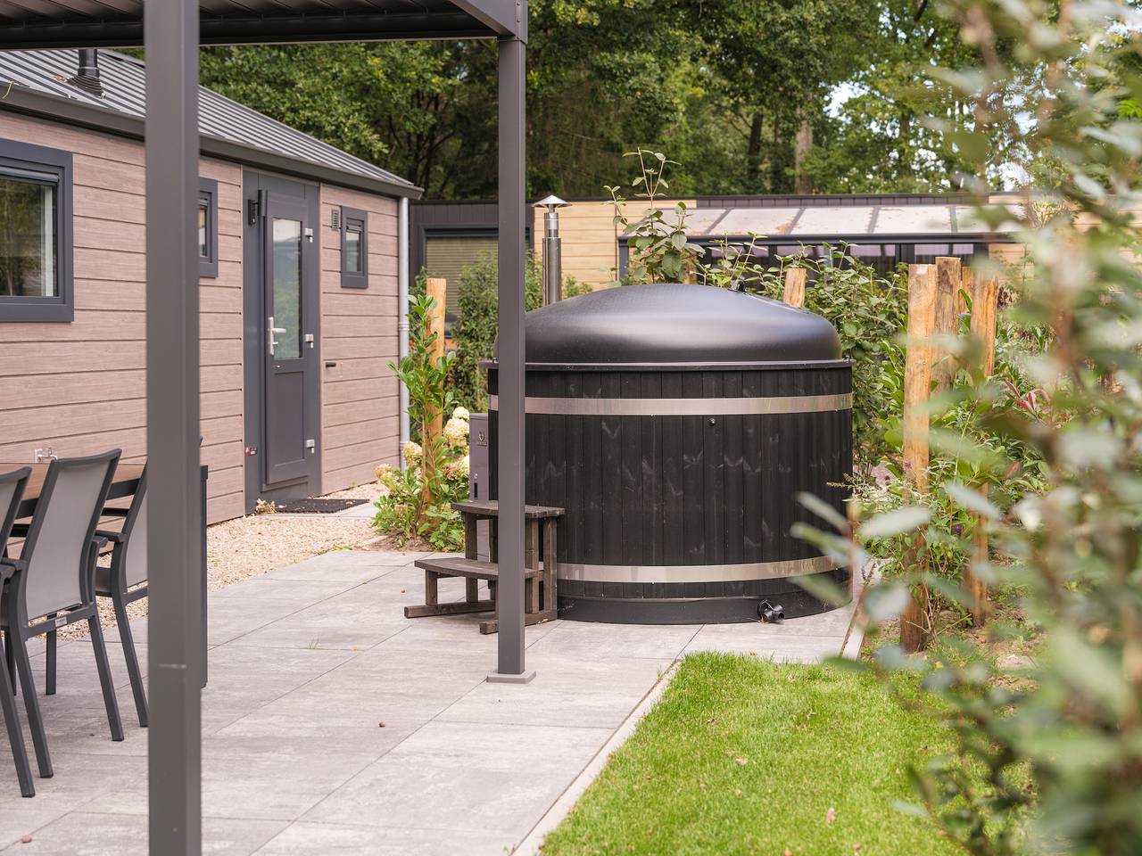 Veluwepark de Bosgraaf — Doornenburg Lodge Comfort mit Hot Tub und Sauna | 6 Schlafplätze in Veluwe