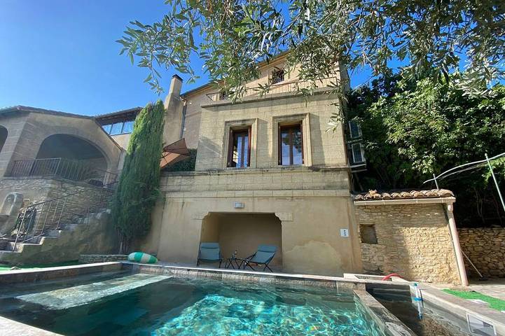 Location de vacances pour 6 personnes, avec jardin à Saint-Maximin (Nimes)