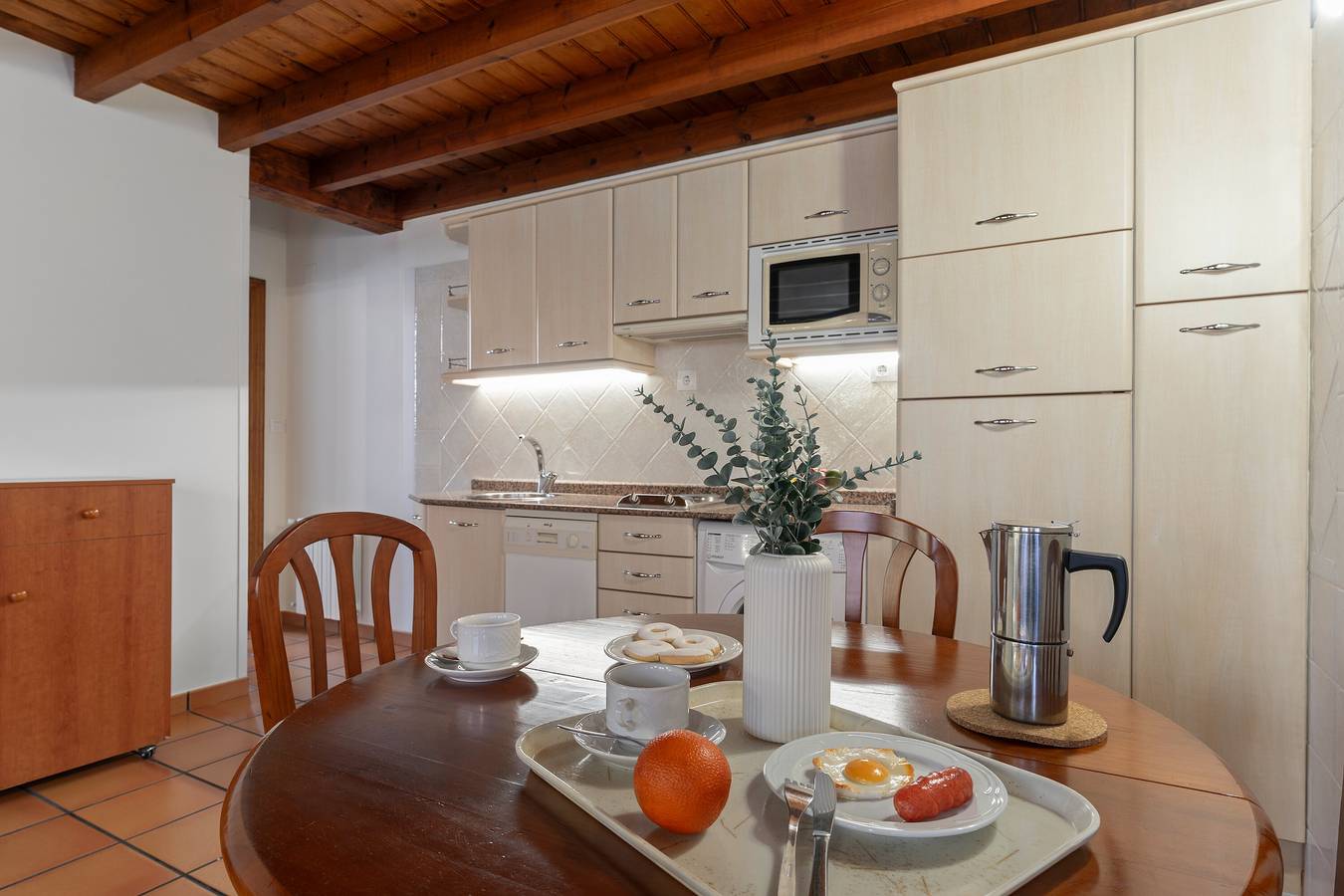 Ganze Wohnung, Ferienwohnung 'La Mata' mit Balkon und Wi-Fi in Bustio, Ribadedeva