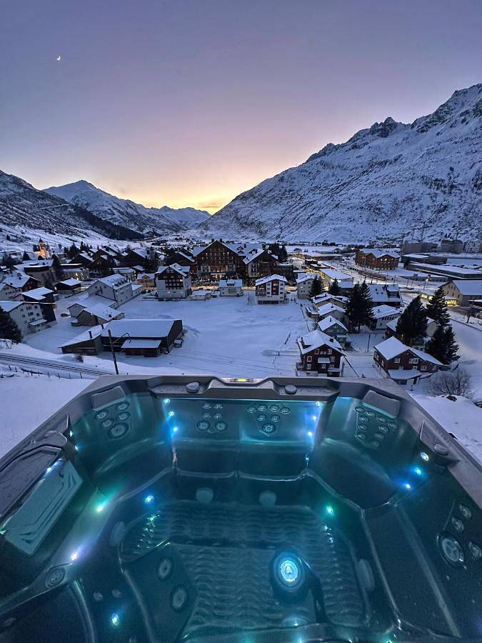 Queen Room with Shared Bathroom in Andermatt, Skiarena Andermatt-Sedrun