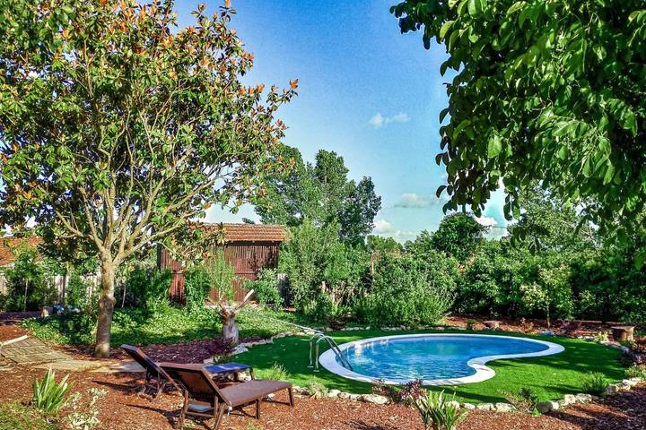 Location de vacances pour 2 personnes, avec jardin et piscine, animaux acceptés à Paredes - 3