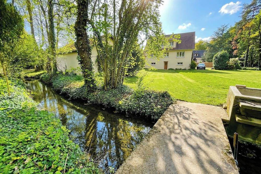 Villa Edouard - 180m2 en pleine nature - 20min Disney - 7min Aéroport in Claye-Souilly, Seine-et-Marne