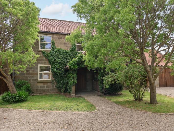 Cottage for 10 people, with garden in Whitby