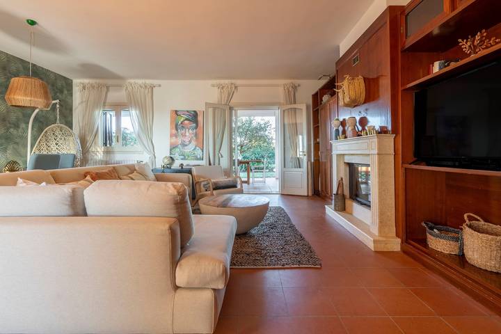 Villa 'House In Torto' con piscina condivisa, balcone, Wi-Fi e aria condizionata in Monopoli, Provincia di Bari
