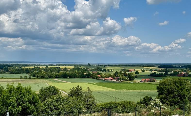 Ganze Wohnung, Ferienwohnung 'Meer' mit Seeblick, privater Terrasse und Wi-Fi in Wölpinghausen, Landkreis Schaumburg