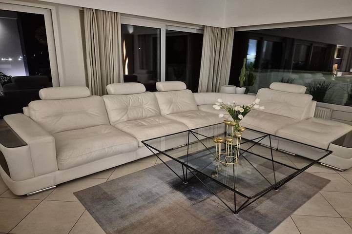 Villa für 12 Personen, mit Terrasse und Pool