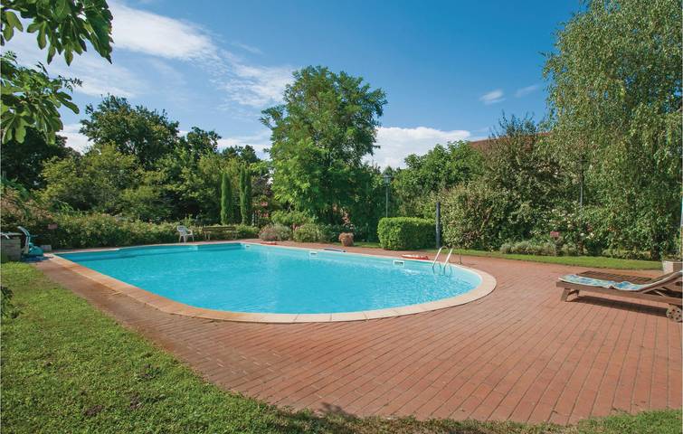 Appartamento intero, Appartamento a bordo piscina con AC e parcheggio, a 1.5 km da Pontecchio Polesine in Pontecchio Polesine, Polesine