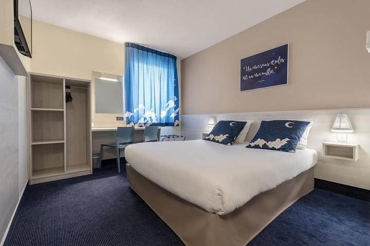 Hôtel pour 4 personnes, avec Terrasse ainsi que Jardin et Vue à Cornebarrieu