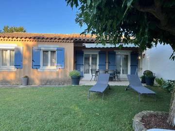 Gîte pour 6 personnes, avec jardin à Camaret-sur-Aigues
