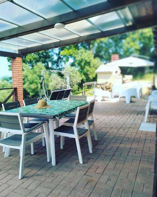 Casa vacanza per 7 persone, con Balcone e Terrazza nonché Giardino e Piscina a Roseto degli Abruzzi