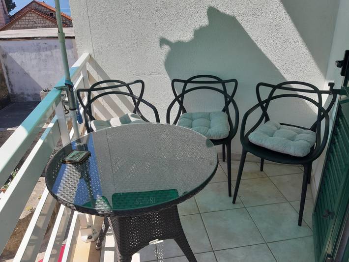 Apartament wakacyjny dla 4 osób, z balkon/ taras w Gradac