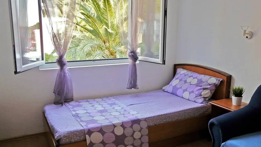 Apartament wakacyjny dla 4 osób w Drvenik