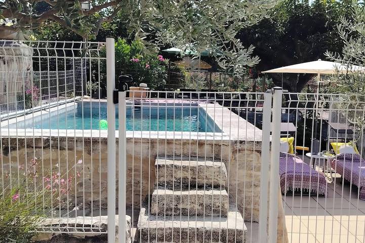 Gîte pour 4 personnes, avec Jardin et Piscine à Modène