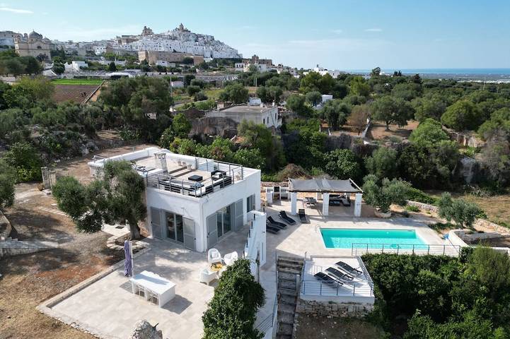 Ferienhaus für 9 Personen, mit Garten und Balkon in Ostuni