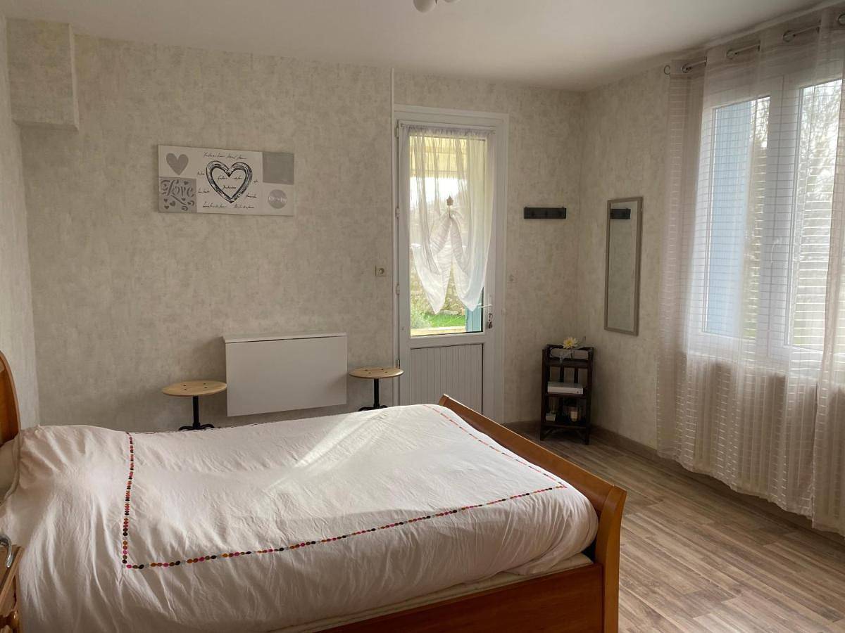 Appartement de vacances entier, Double Room in Saint-Porchaire, Région de Saintes