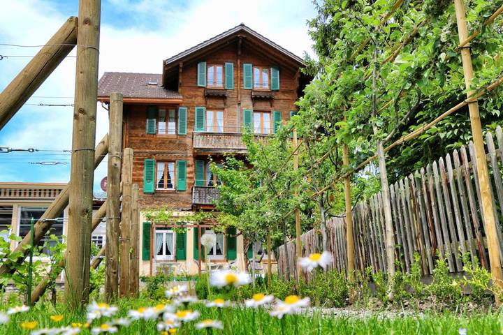 Gîte pour 2 personnes, avec Terrasse et Jacuzzi ainsi que Jardin et Vue en Suisse - 4