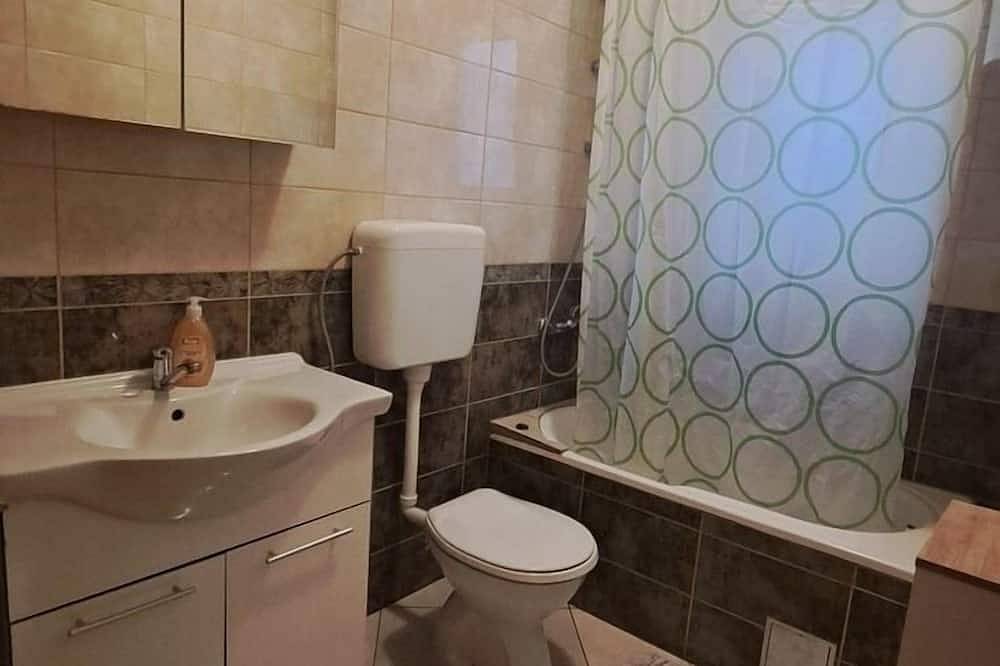 Ganze Wohnung, 3-Zimmer-Ferienwohnung mit Terrasse Palit, Rab (A-22676-a) in Palit, Rab