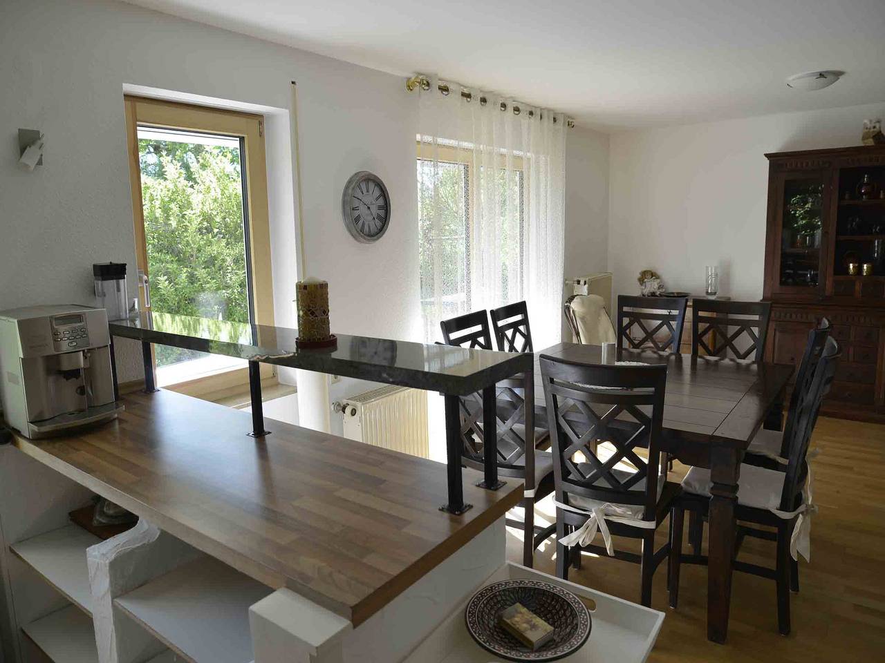 Ganze Wohnung, Ferienwohnung 'Rosengarten, 65 Qm' mit Bergblick, Balkon und Wi-Fi in Bad Urach, Albsteig Etappe 9