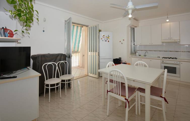 Escapada con vistas al mar: Elegante apartamento con terraza y aparcamiento in Casuzze, Santa Croce Camerina
