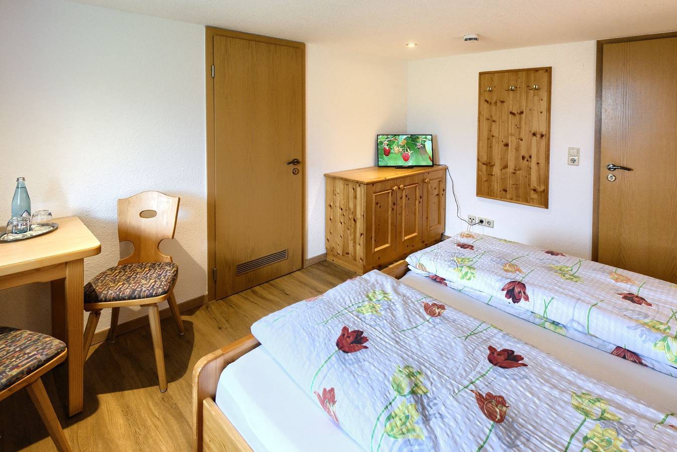 Zimmer 'Nr 4' mit Bergblick, Gemeinschaftsgarten und Wi-Fi in Grafenhausen, Südschwarzwald