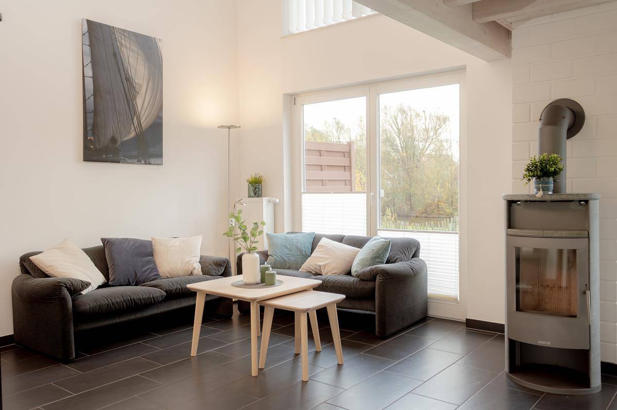 Dock 61 - tolles Ferienhaus für bis zu 4 Personen mit Kaminofen und Sauna - Haustiere herzlich willkommen, direkt am Wasser gelegen in Nordhorn, Landkreis Grafschaft Bentheim